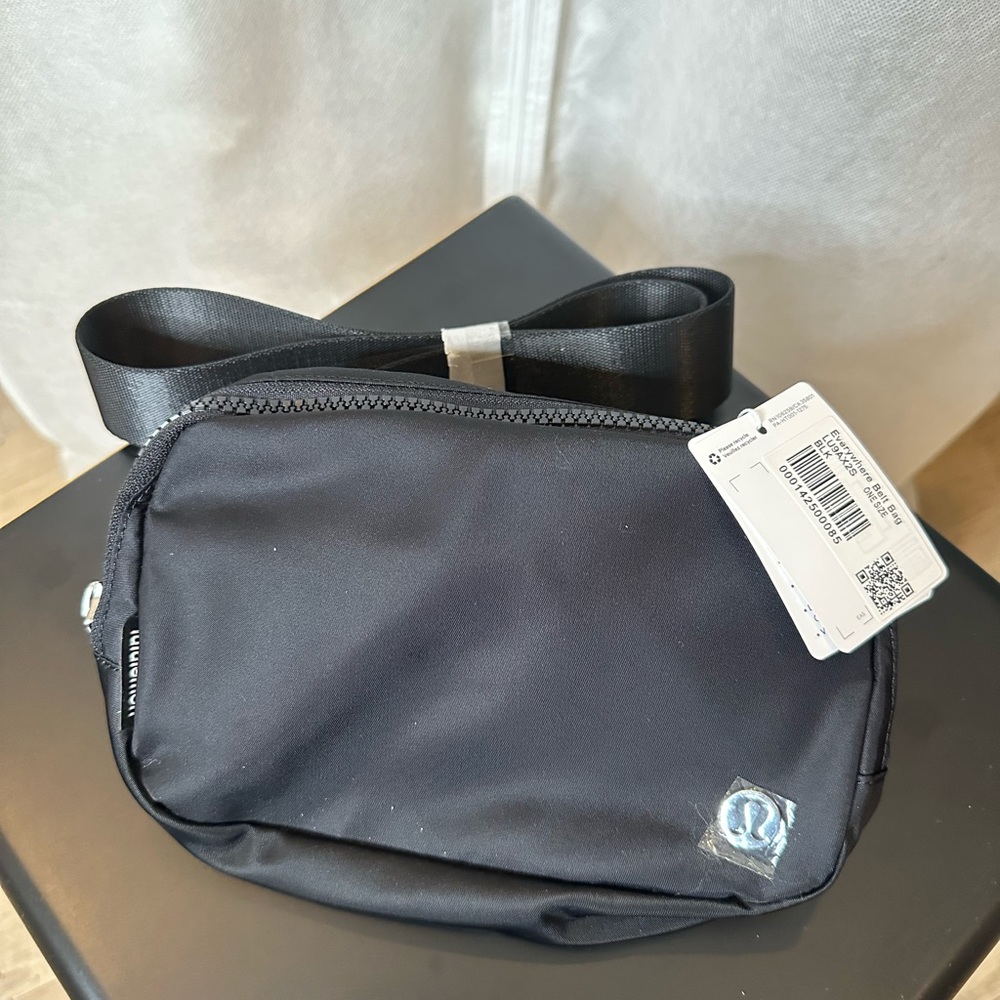 Lulu Lemon Everywhere Belt Bag